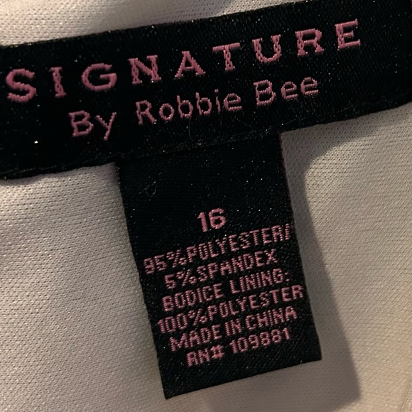 Signature dress by Bobbie Bee - Picture 3 of 5